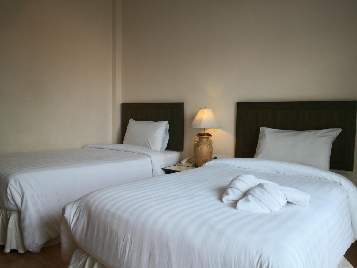 Baan Suksiri Hotel HHQ Eksteriør billede