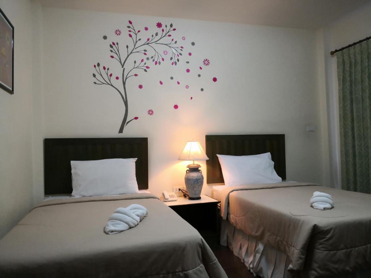 Baan Suksiri Hotel HHQ Eksteriør billede