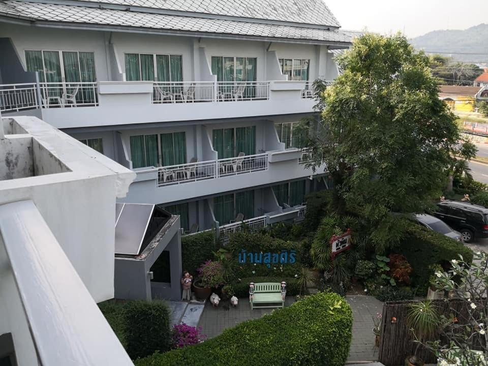 Baan Suksiri Hotel HHQ Eksteriør billede