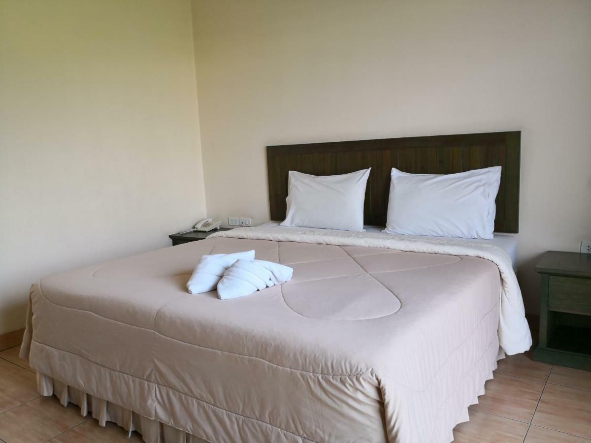 Baan Suksiri Hotel HHQ Eksteriør billede